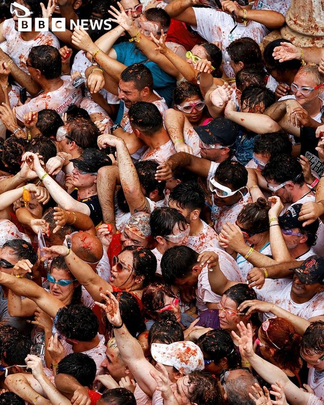 Foto nga festa e çuditshme spanjolle, Lufta me domate