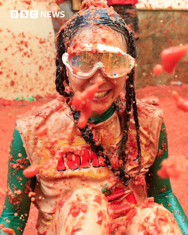 Foto nga festa e çuditshme spanjolle, Lufta me domate