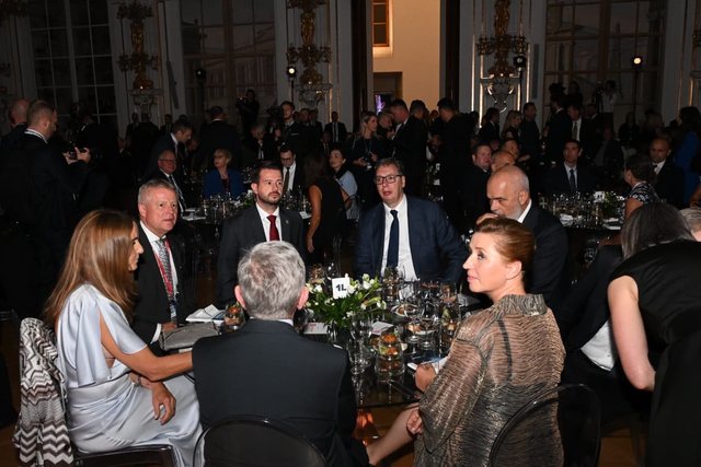 Rama darkon krah Vuçiç në Pragë! Presidenti serb ndan