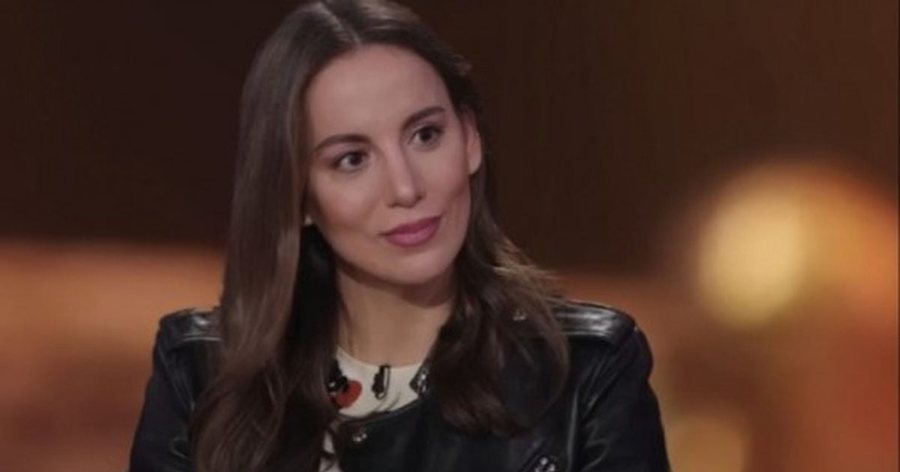 Nëna e Mira Muratit sfidon ChatGPT-në: Kur do të martohet ime