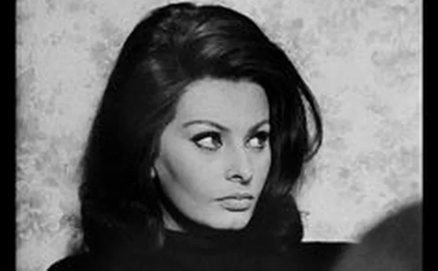 Përgjithmonë Sophia Loren: plot 90 vjeçe!