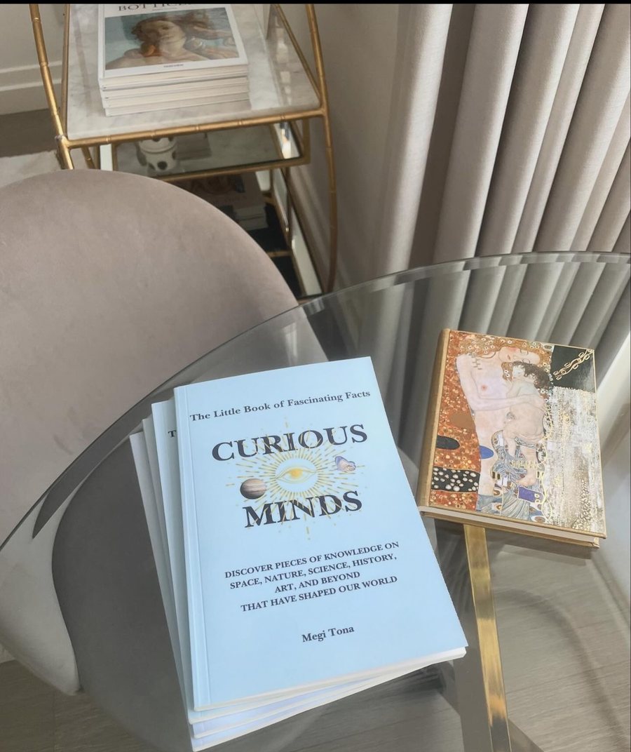 Vajza e Manjola Nallbanit, autore libri në Angli!
