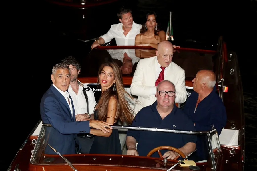 Yjet e Hollivudit shijojnë Venecian: Brad Pitt dhe Ines de Ramon takim me