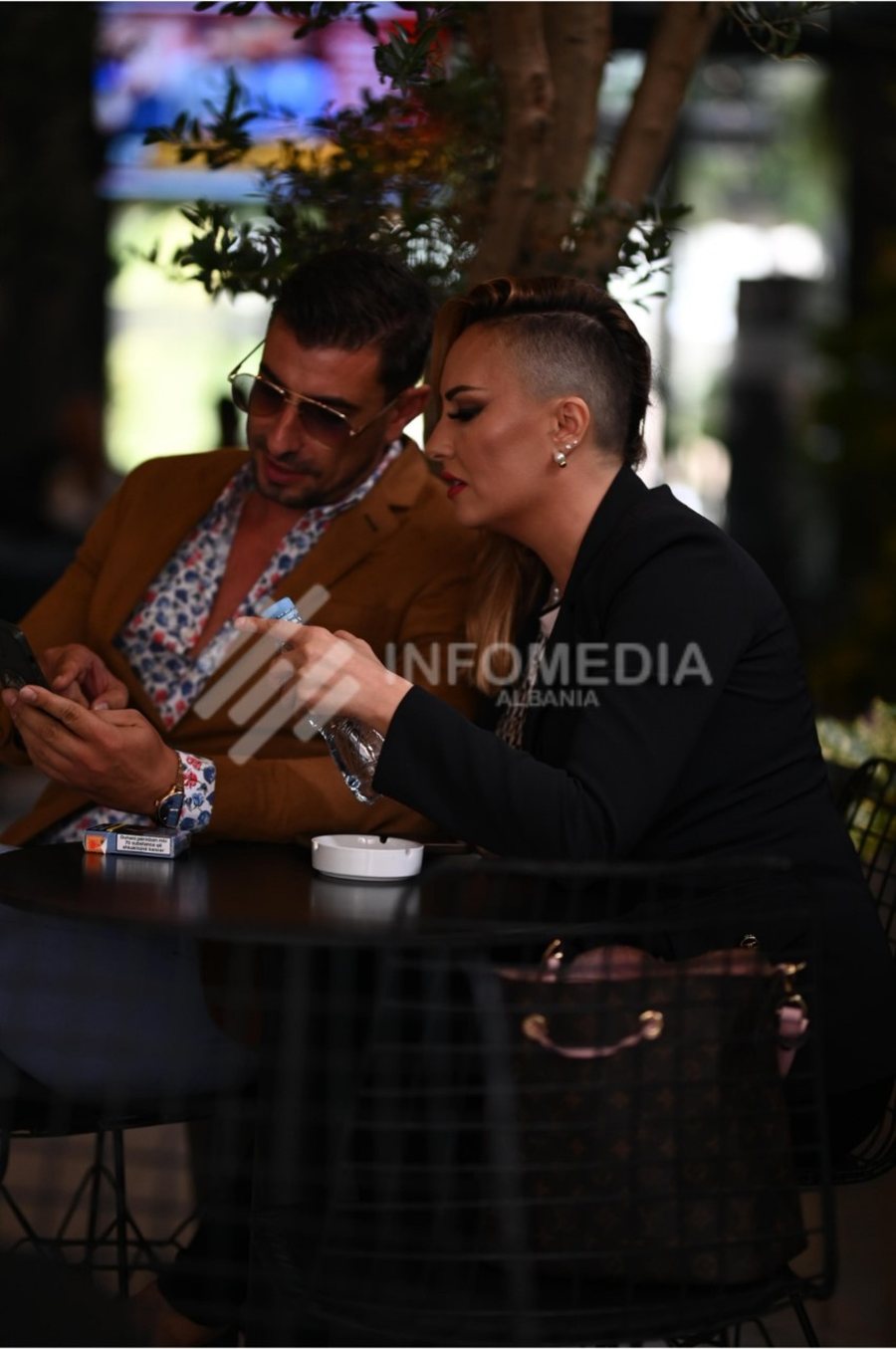 Me ndryshimin e fundit në look, Eneida Tarifa u kthye shumë pas