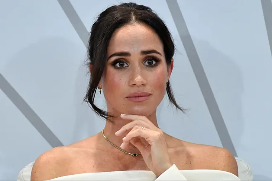Meghan Markle e copëtuar pasi është fyer nga mikja e