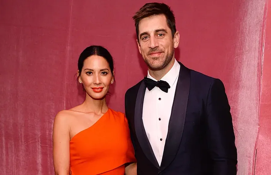 A e shkaktoi vërtet Olivia Munn përçarjen e Aaron Rodgers me