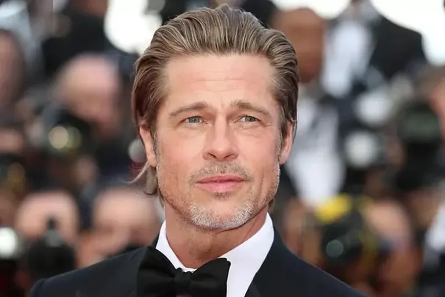 Brad Pitt, i dëshpëruar dhe gati të ‘ulet’ para