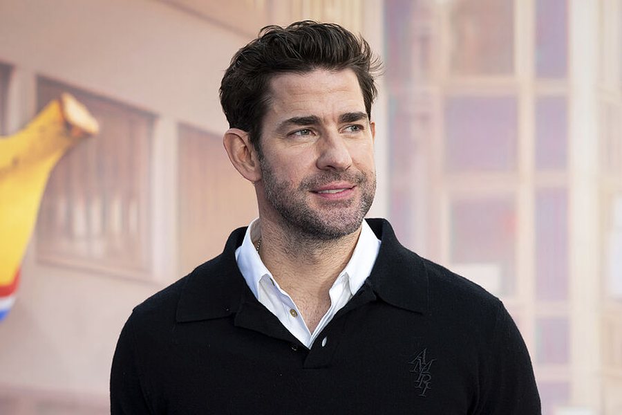John Krasinski merr kurorën e burrit më seksi në botë!