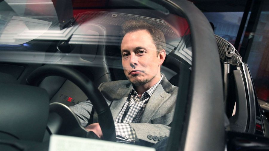 Elon Musk bëhet personi i parë me një pasuri prej 400