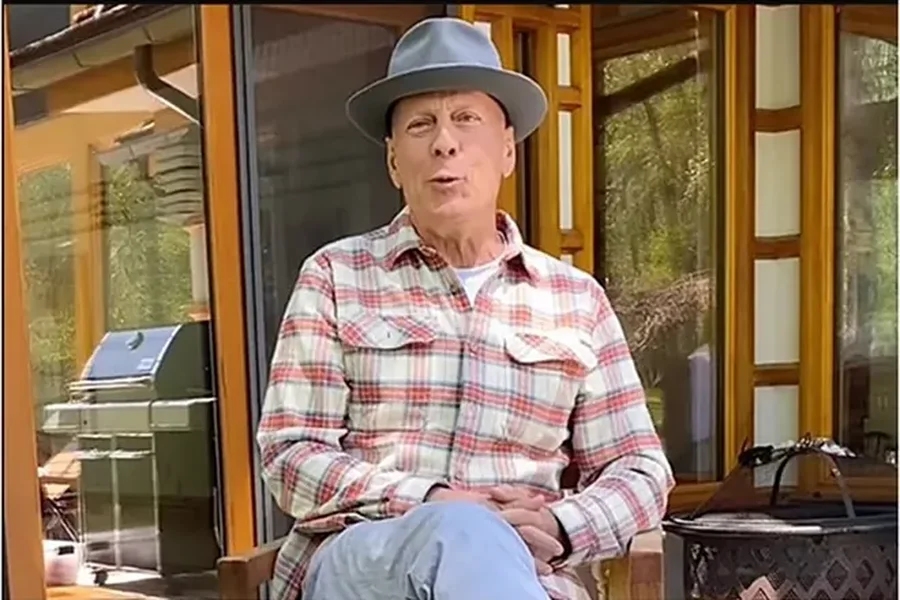 Familja e Bruce Willis ndan momente të veçanta me të!
