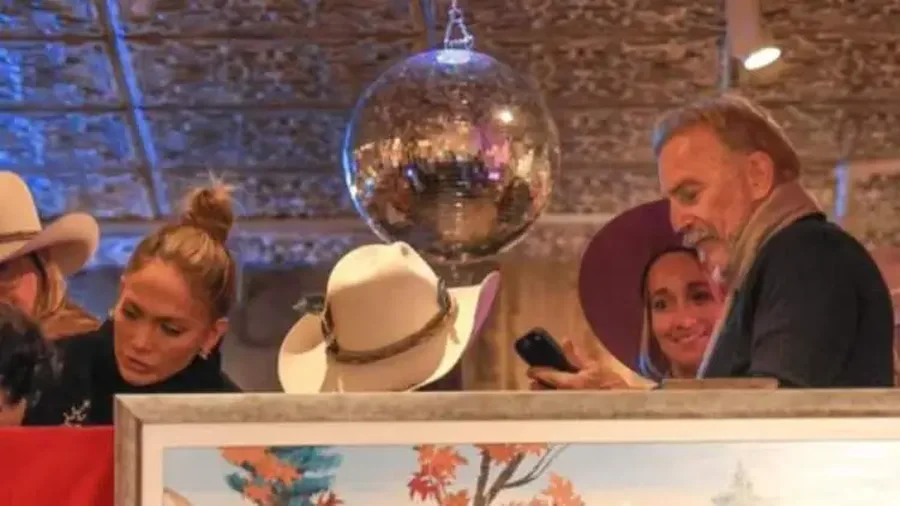 Jennifer Lopez nis romancë të re me yllin e Hollivudit?