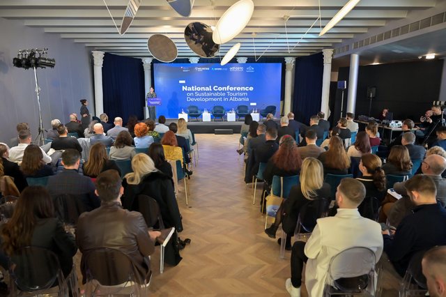 Kumbaro në Konferencën e Turizmit të Qëndrueshëm/11