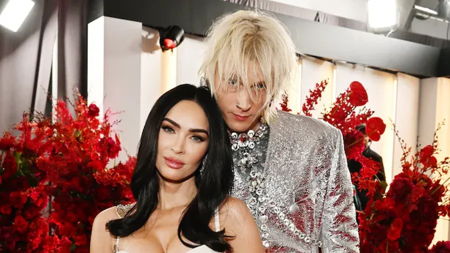 Megan Fox dhe MGK ndahen dy javë pas lajmit të shtatzënisë!