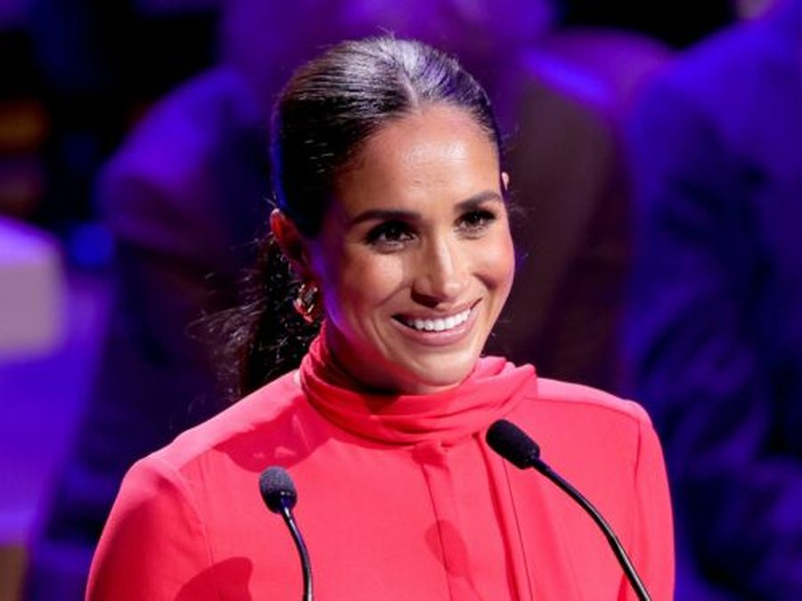 Princi Harry i përgjigjet thashethemeve për divorc nga Meghan Markle!