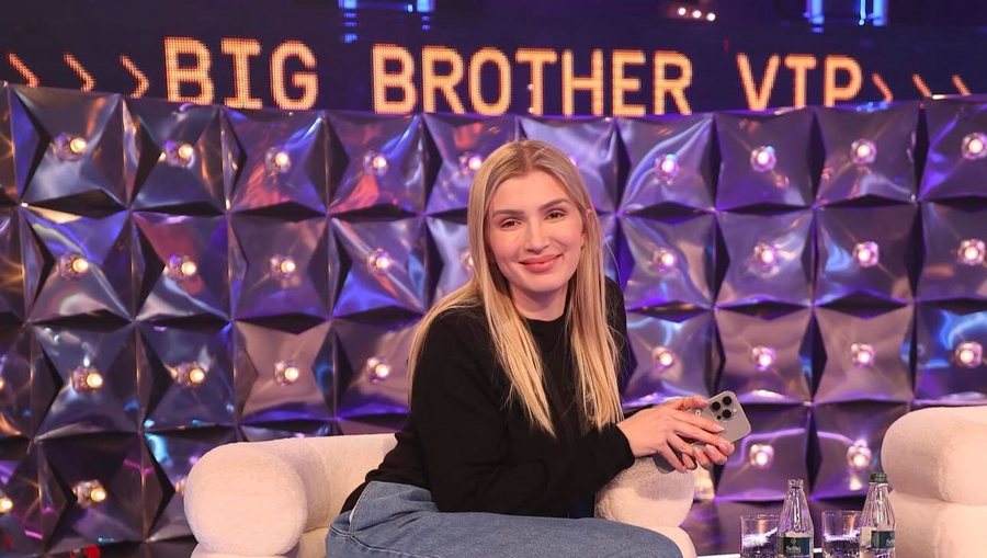 Sara Hoxha ka një mesazh në nisje të BBV, dhe s’mungoi