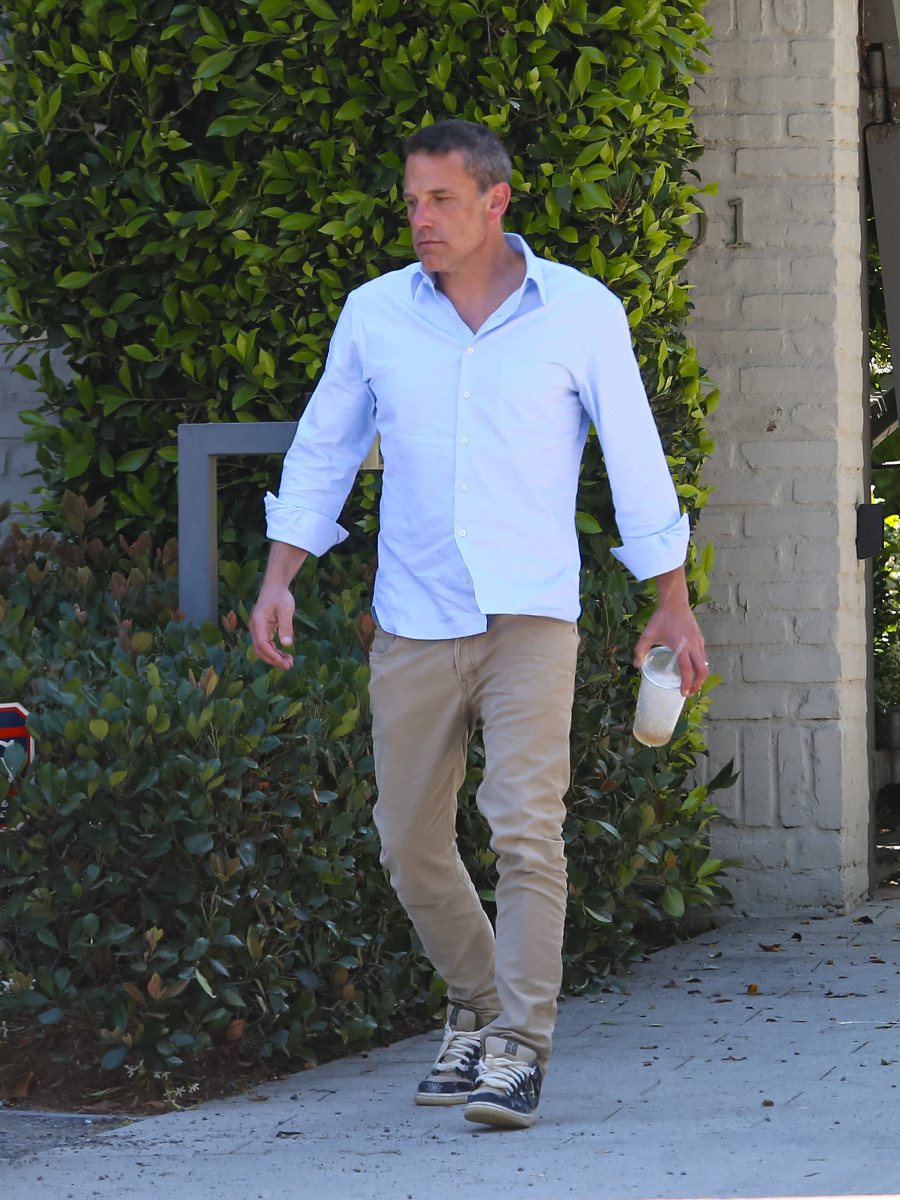 Ben Affleck blen një shtëpi i vetëm në Los Angeles!