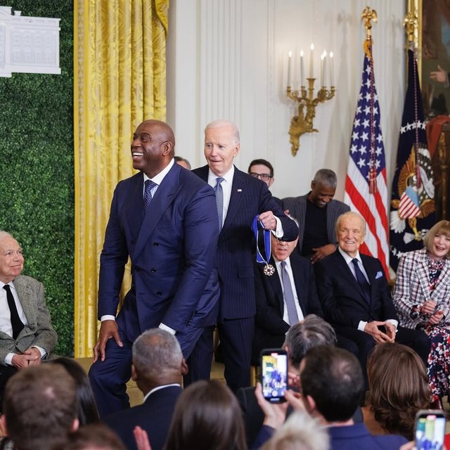 Biden jep dekoratat e fundit, nderon 19 personazhe publike