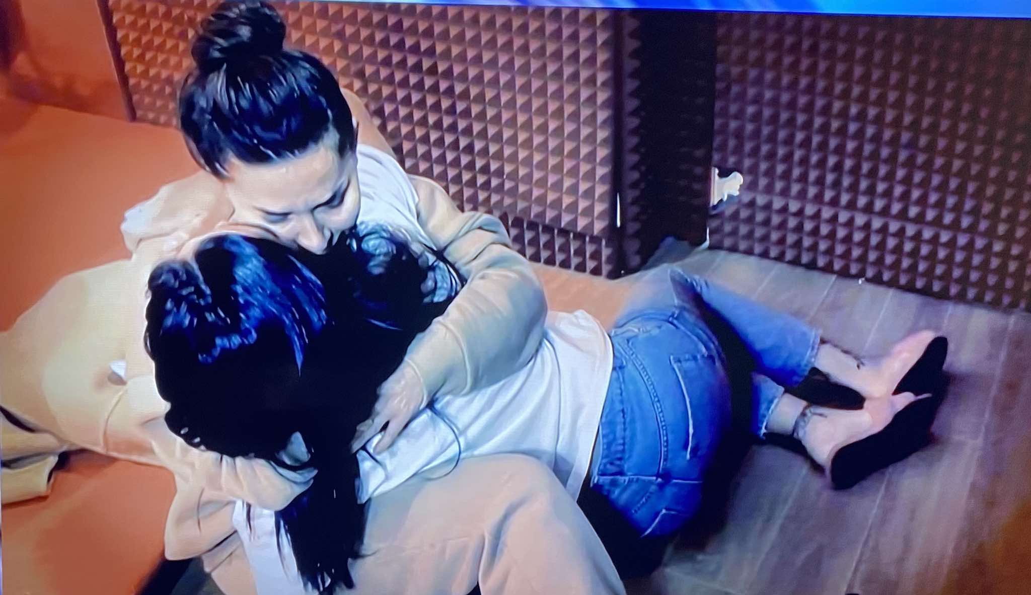 No description available.