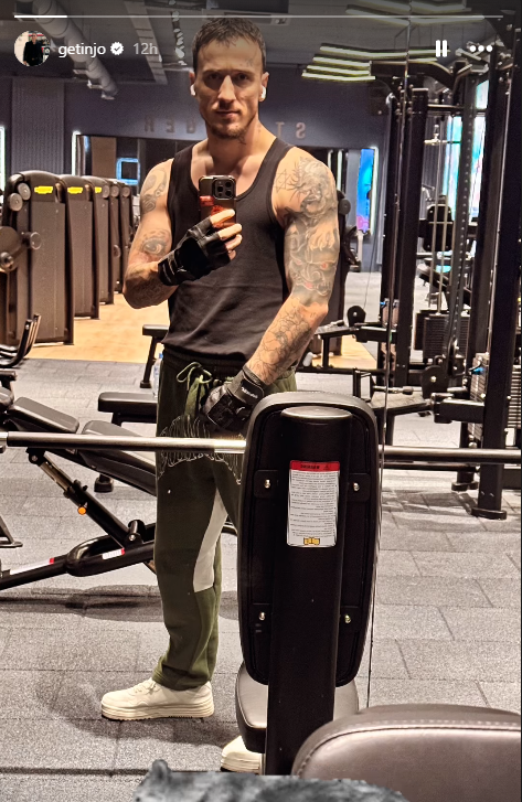 No description available.