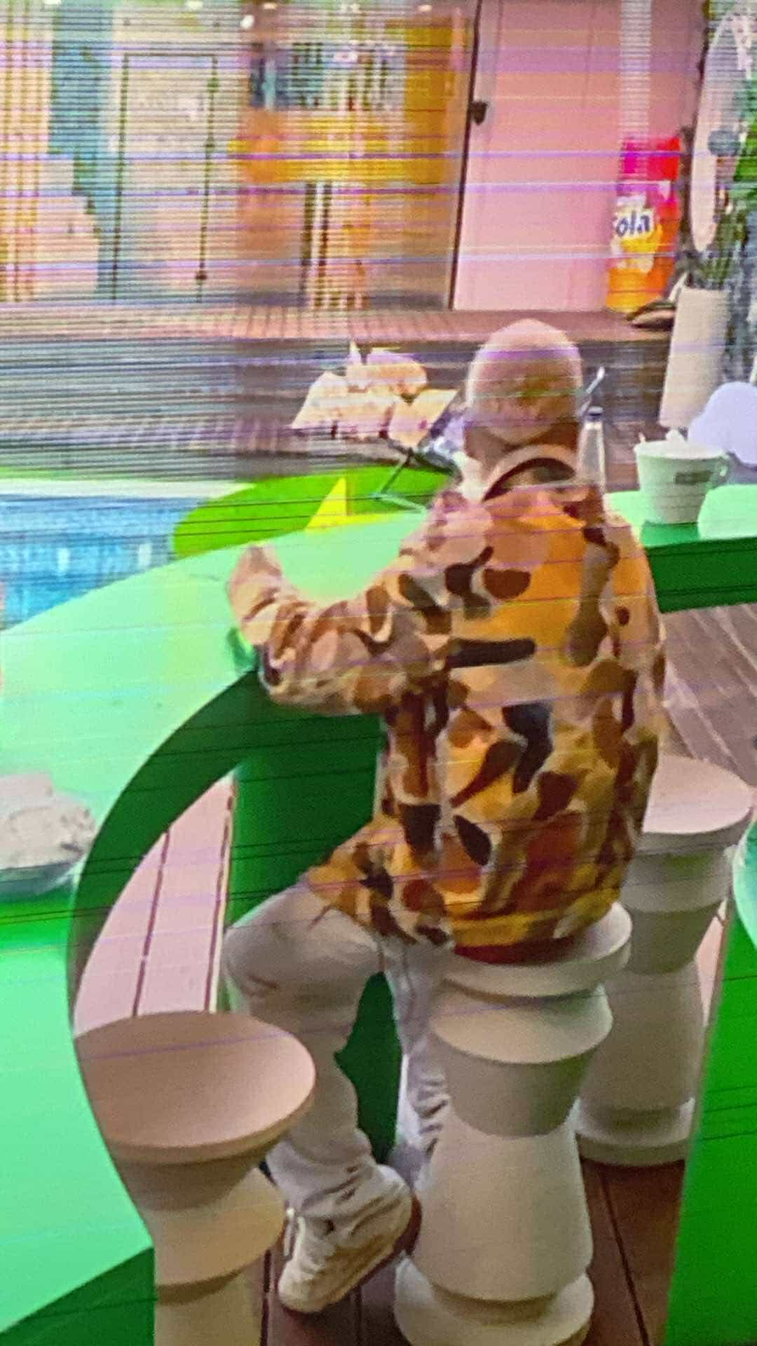 No description available.