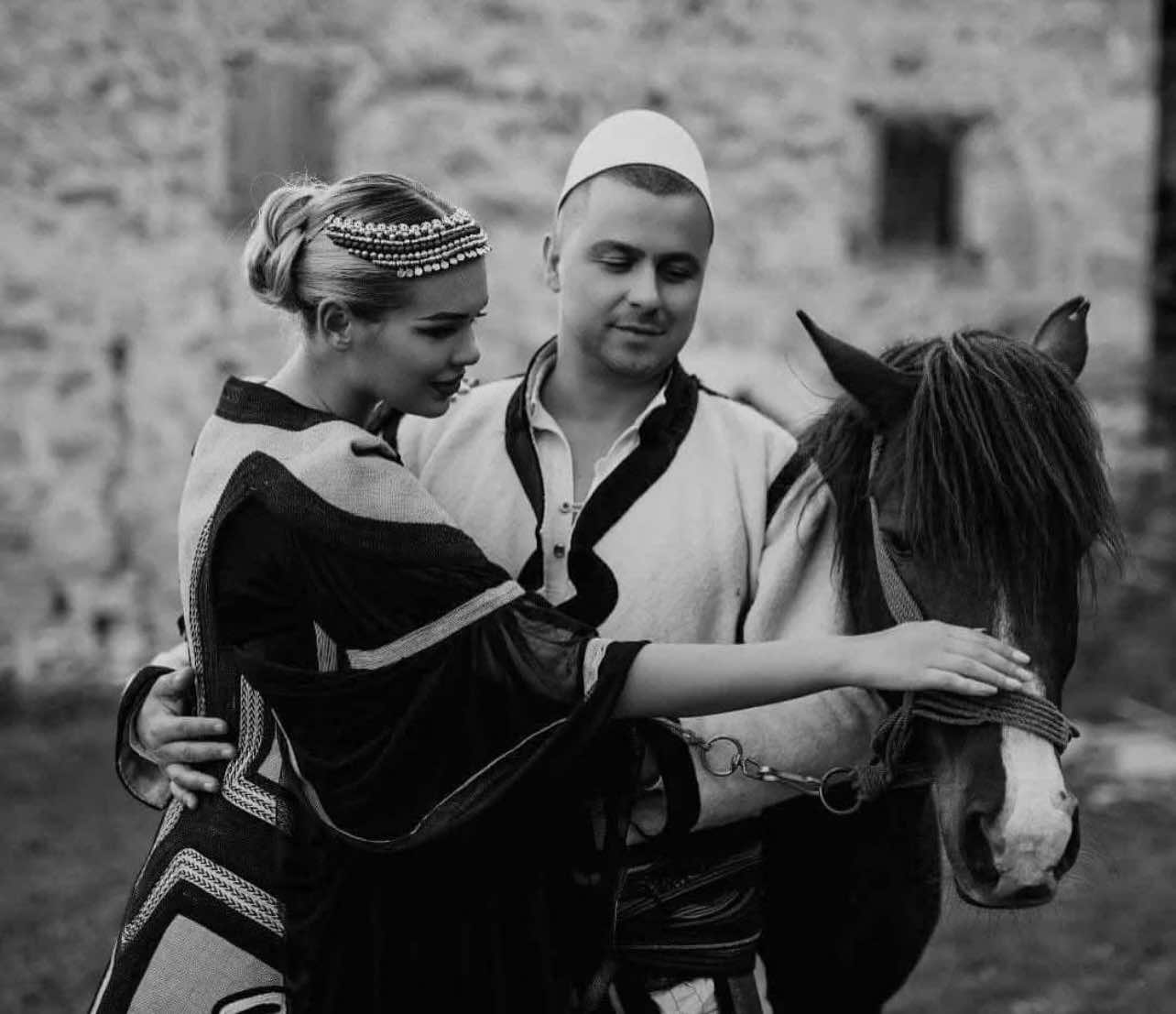 No description available.