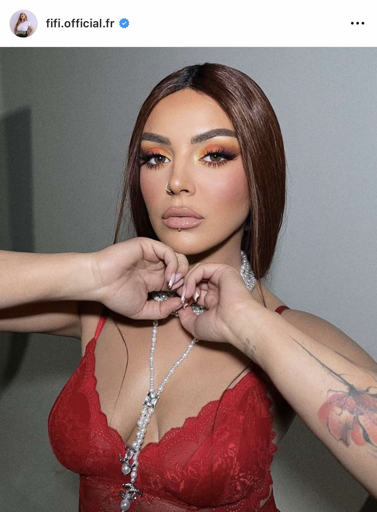 No description available.