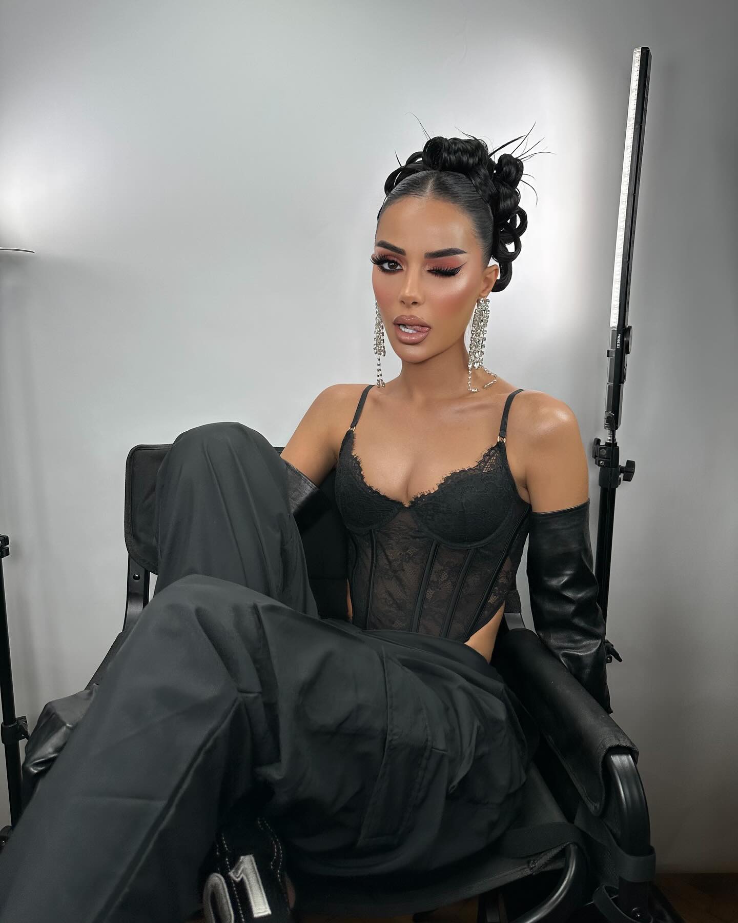 No description available.