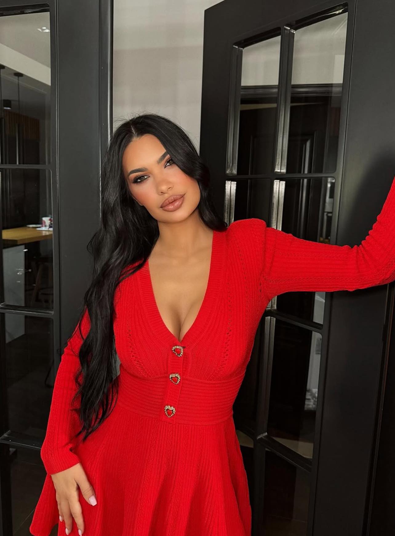 No description available.