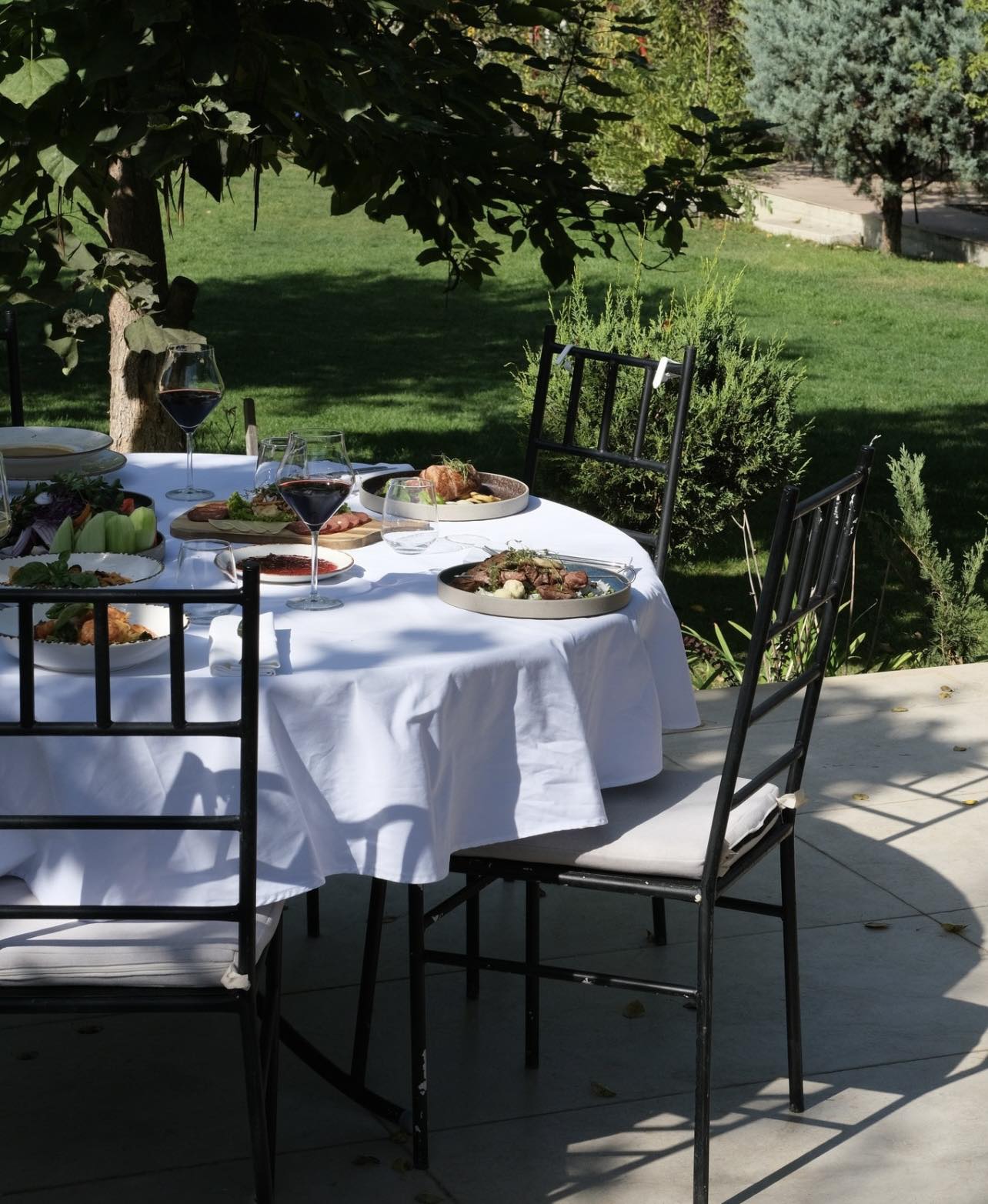 No description available.