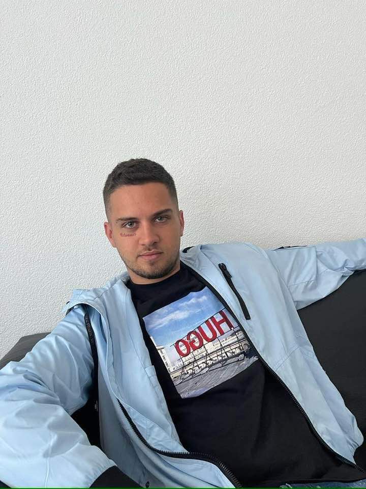 No description available.