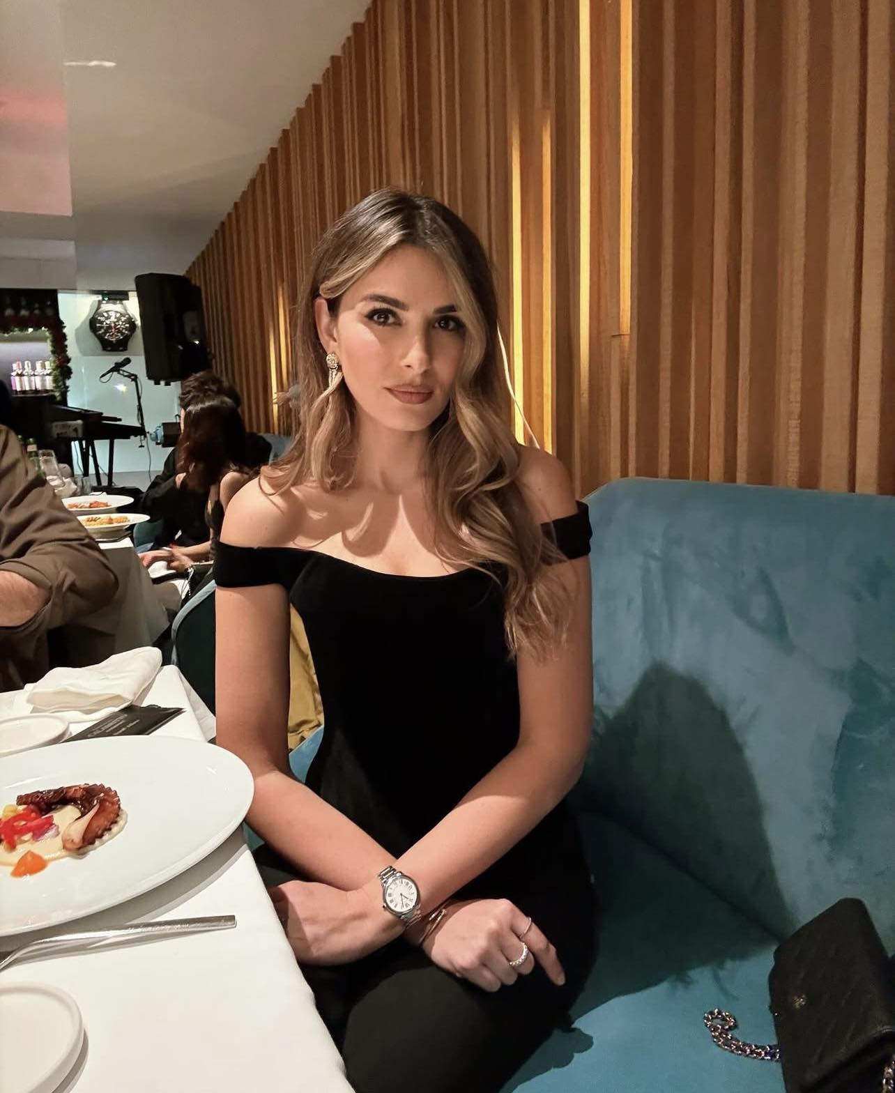 No description available.