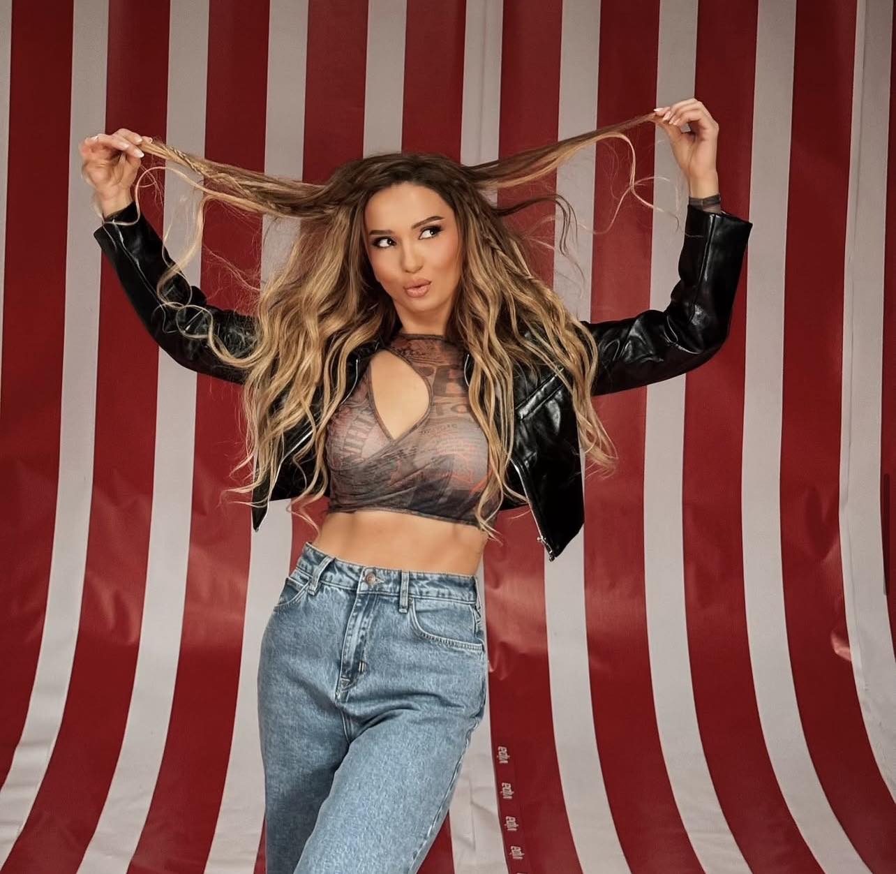 No description available.