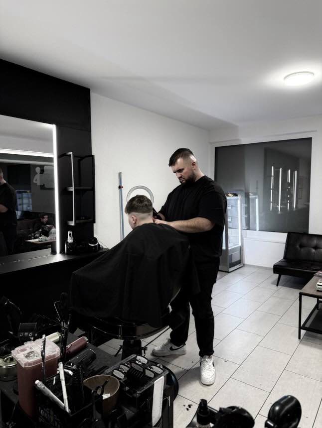 No description available.