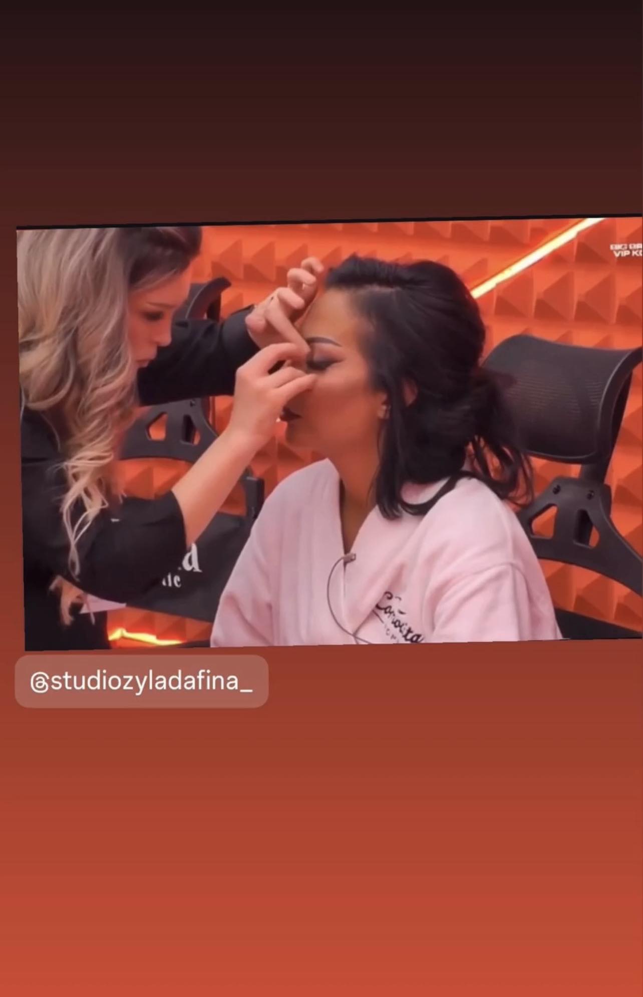 No description available.