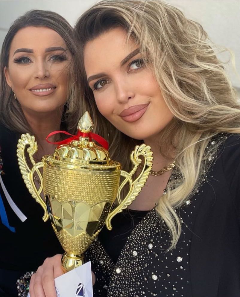 No description available.