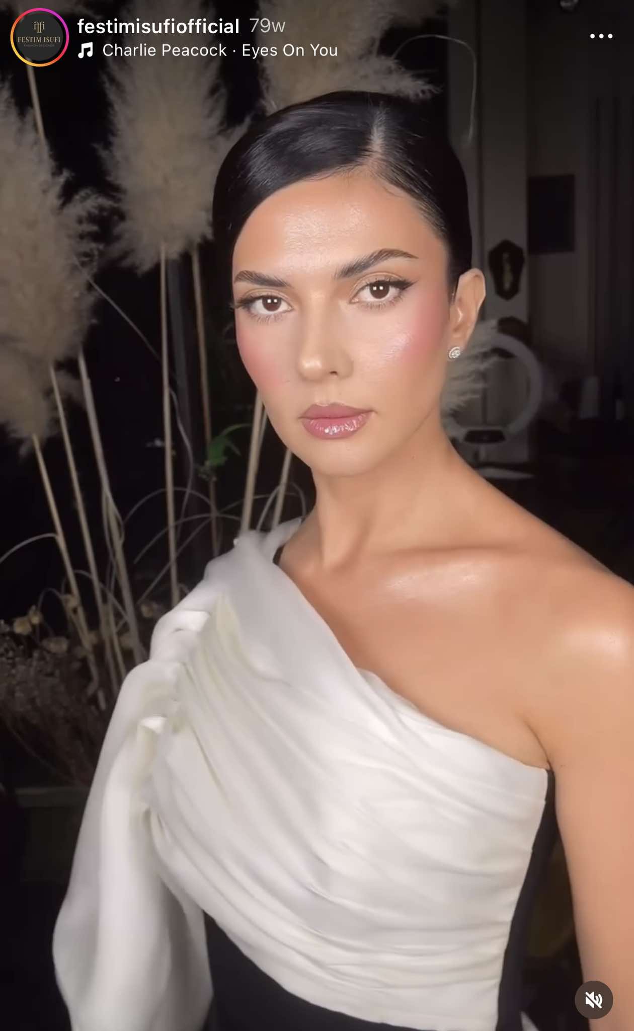 No description available.