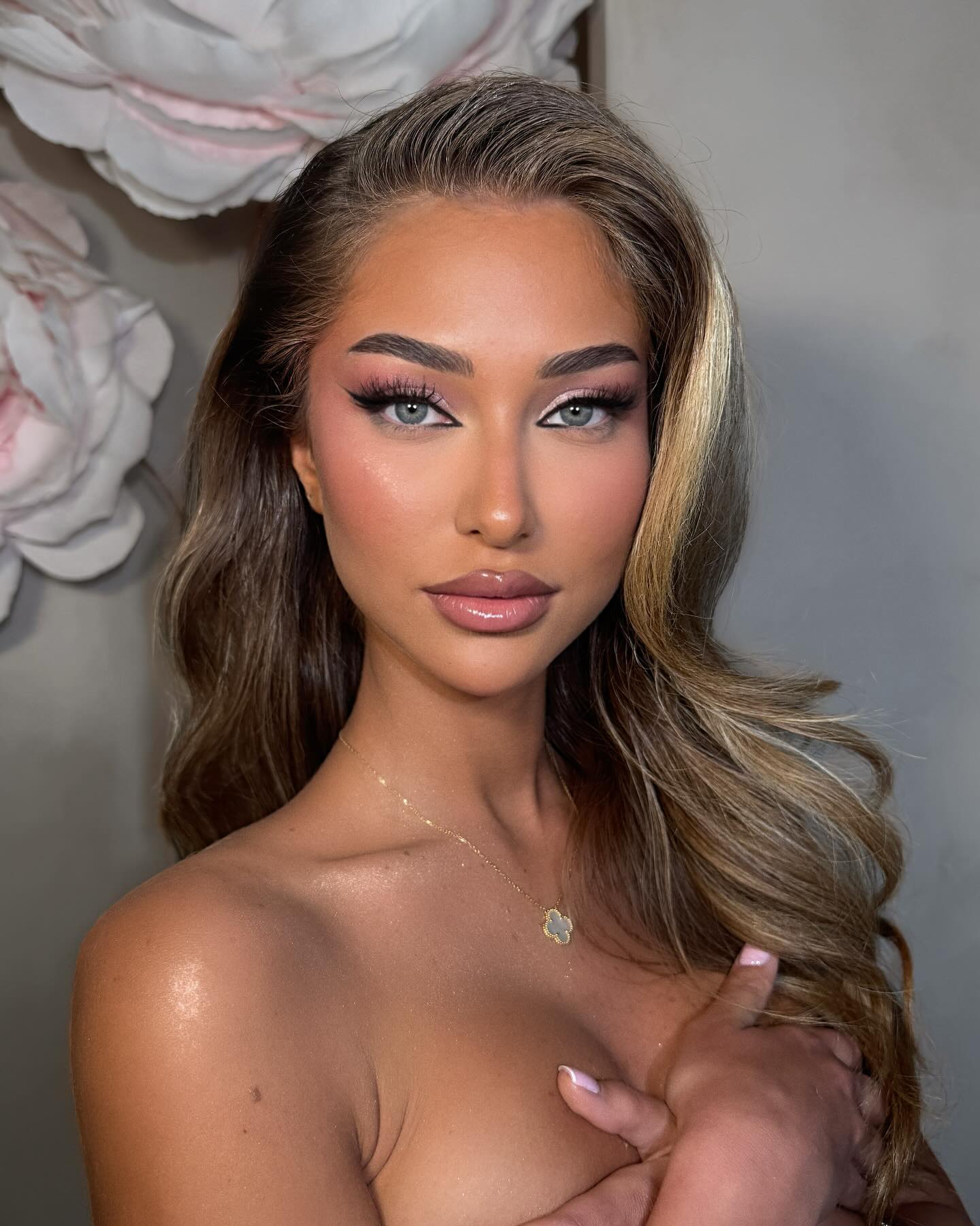 No description available.