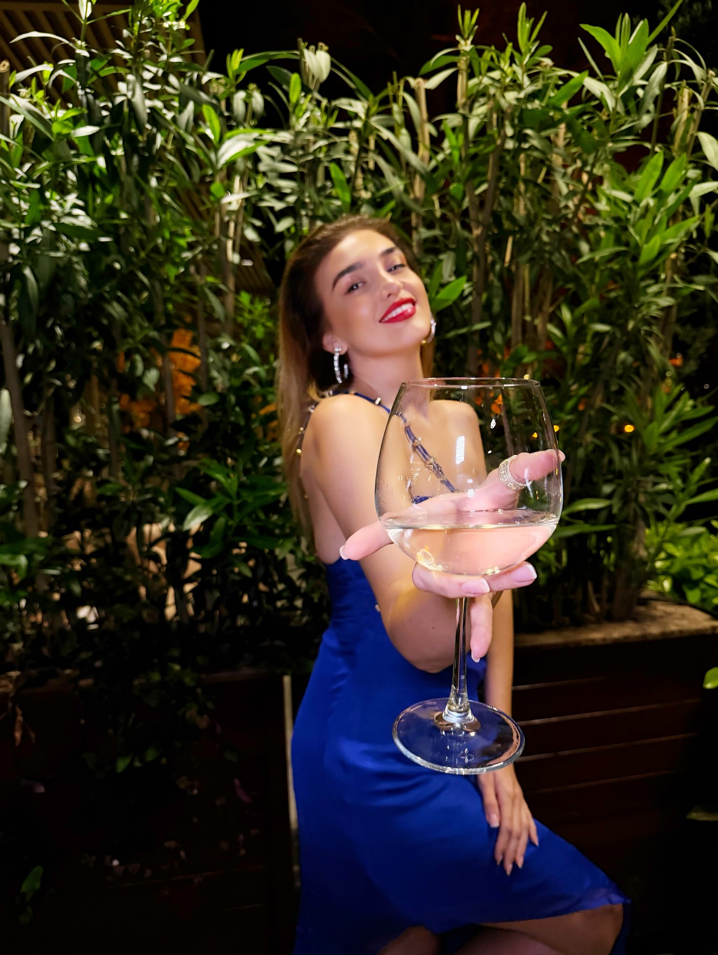 No description available.