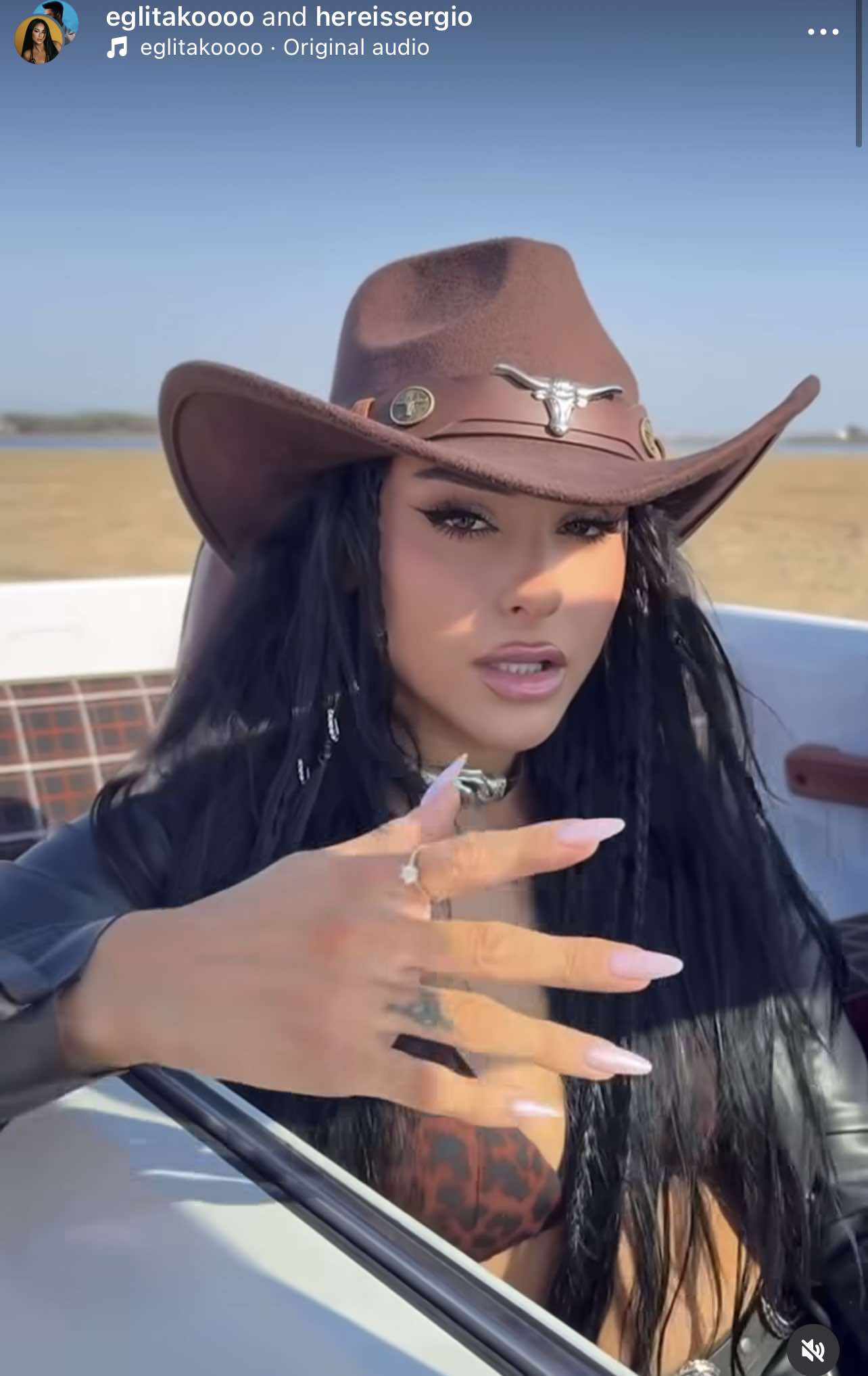 No description available.