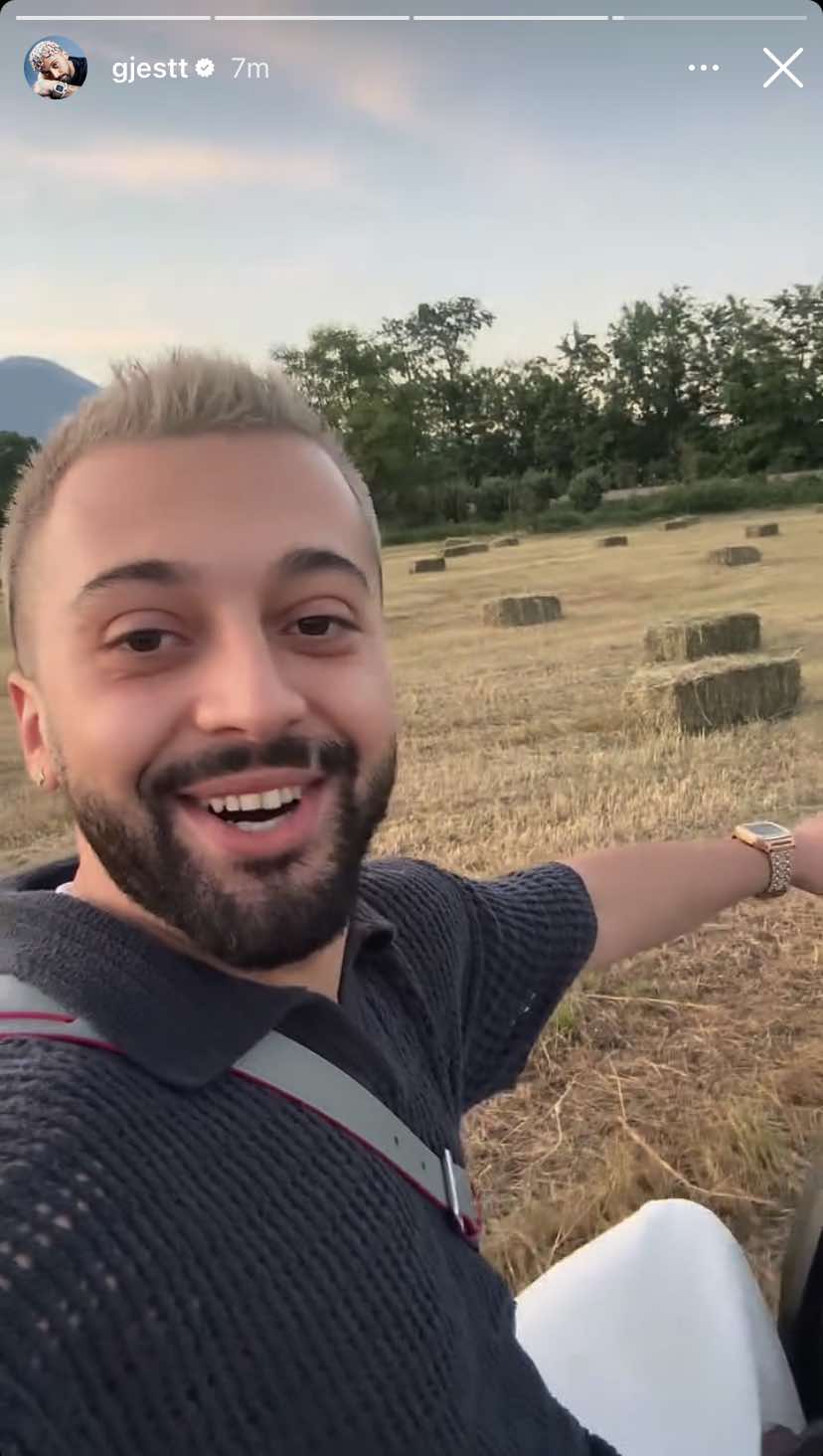 No description available.