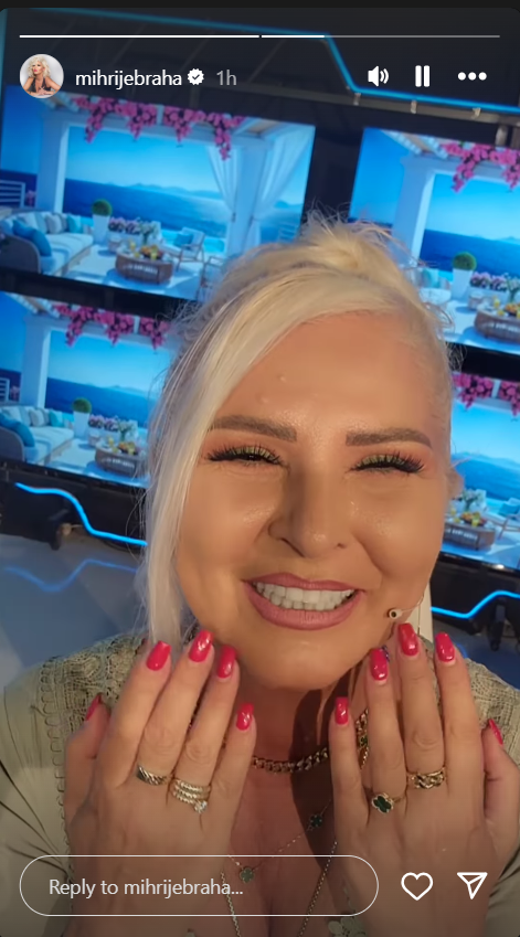 No description available.