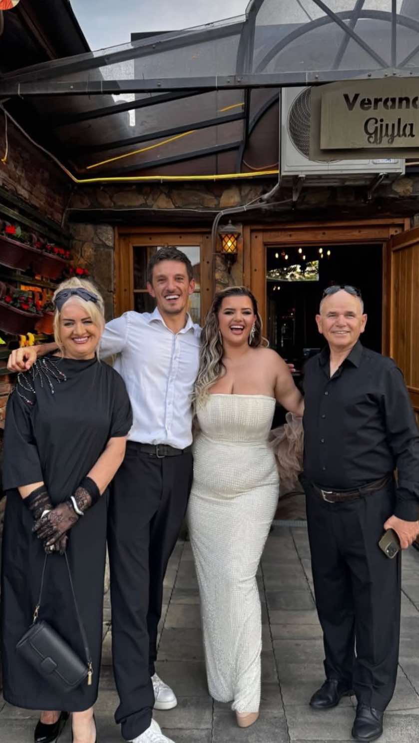 No description available.