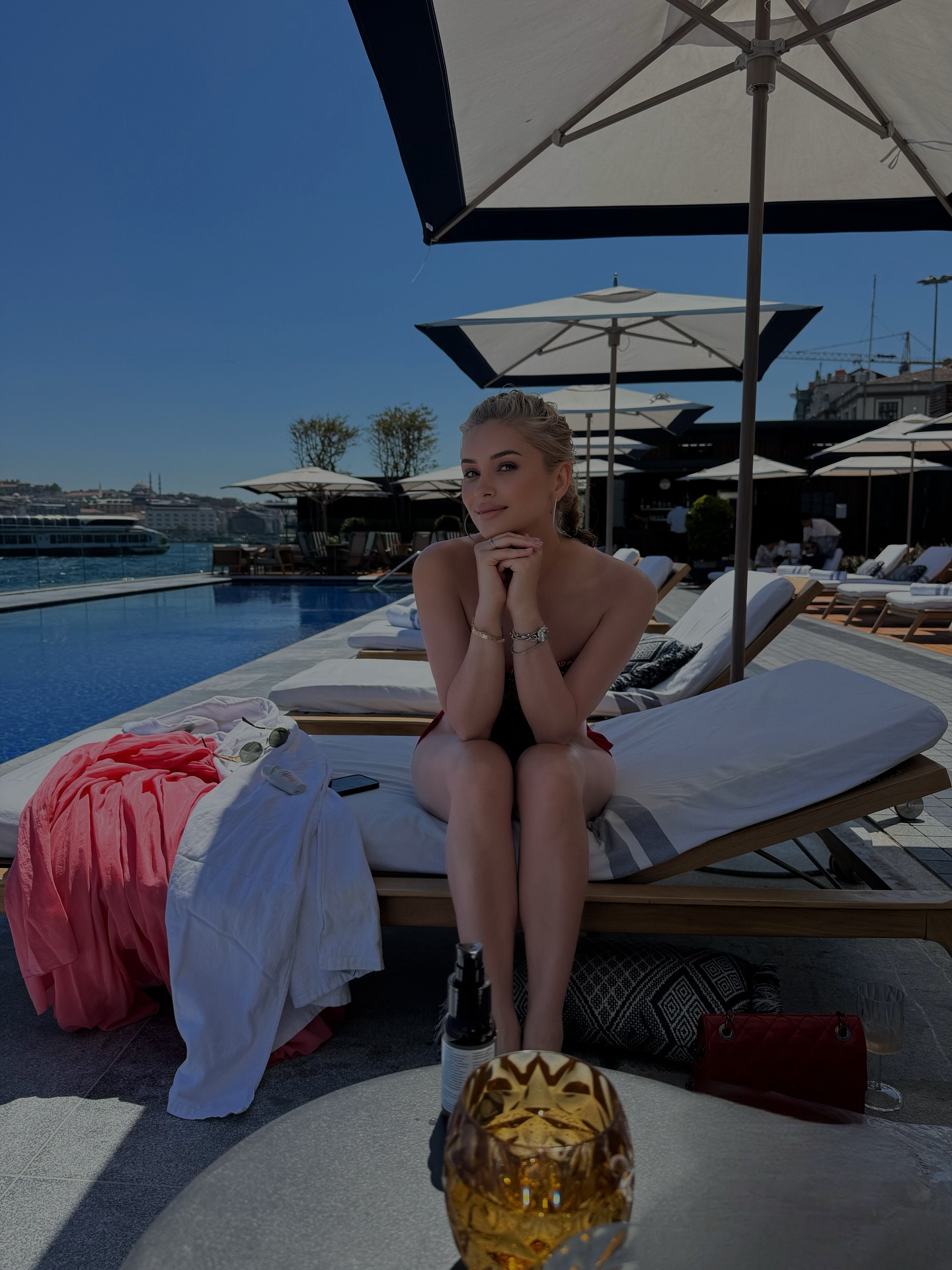 No description available.