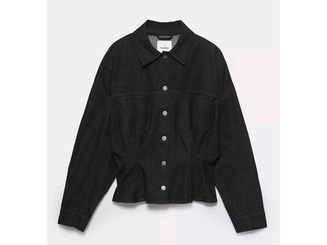 Është koha të nxjerrësh xhaketën xhins nga dollapi, ja