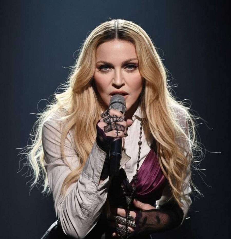madonna-shkruan-histori-ne-moshen-67-vjecare