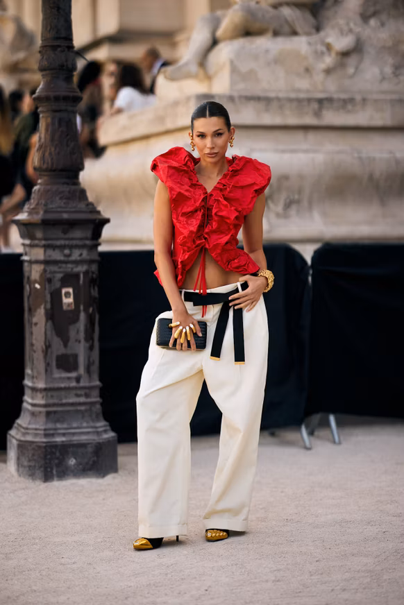 mode-haute-couture-vjeshte-dimer-2026-stili-me-i-mire-i-rruges-nga-te-ftuarit-ne-balenciaga-schiaparelli-chanel-dhe-te-tjere