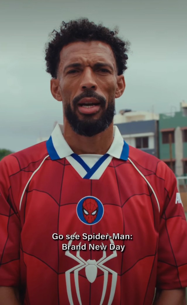 Vozinha bëhet pjesë e botës së  Spider Man    portieri që mahniti Botërorin shfaqet në reklamën e filmit të ri